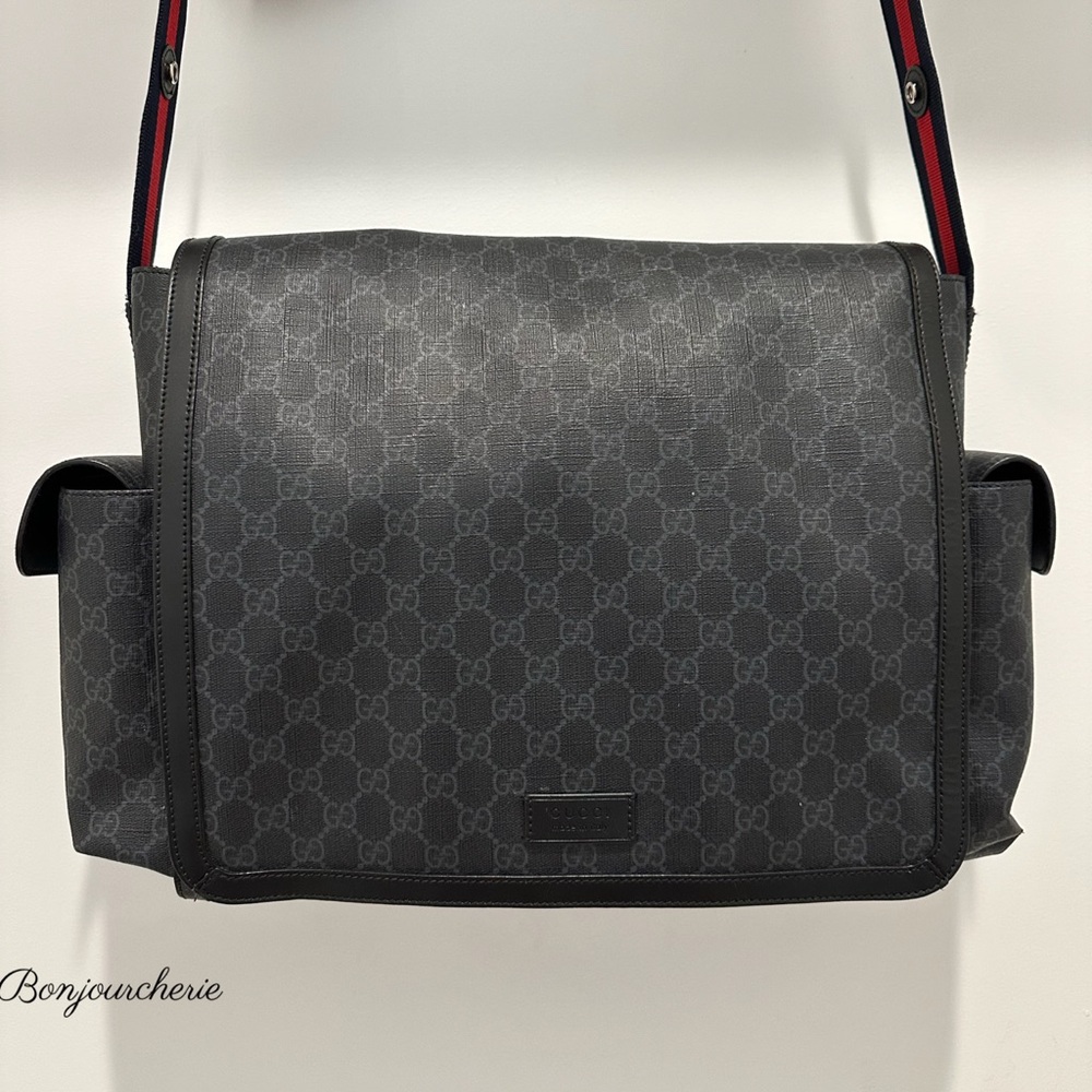 Authentic Gucci messenger bag - Picture 9 of 16